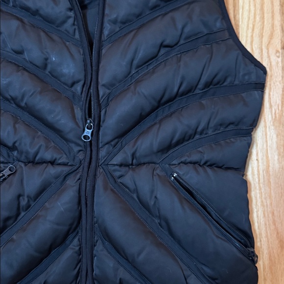 Soul Cycle Black Puffer Vest Size Large - Picture 3 of 5